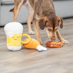 CANECA CERVEJA "OKTOBERFEST" EM PELÚCIA
